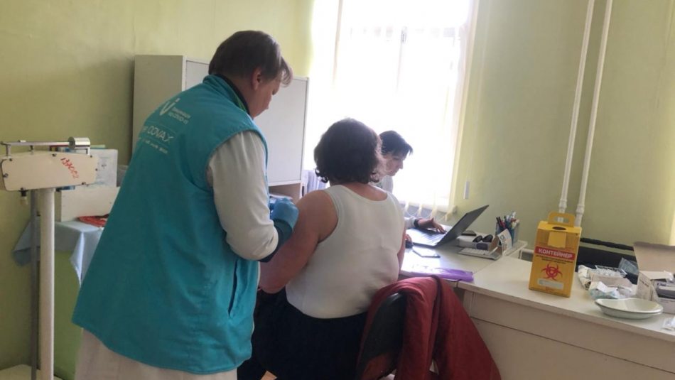 Представники ПЦУ провели 2 сесії з вакцинації в Києві та Сумах
