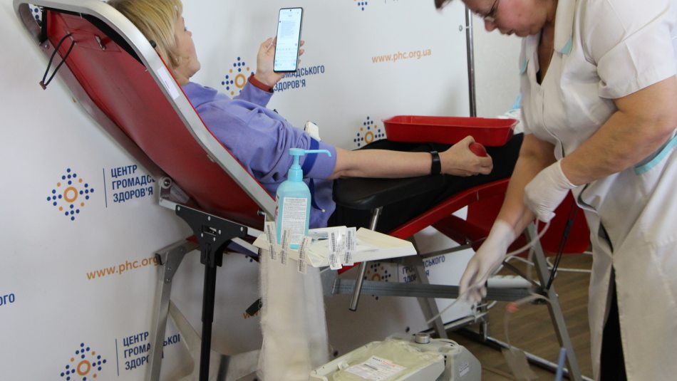 В Центрі громадського здоров'я пройшов збір крові для ЗСУ6